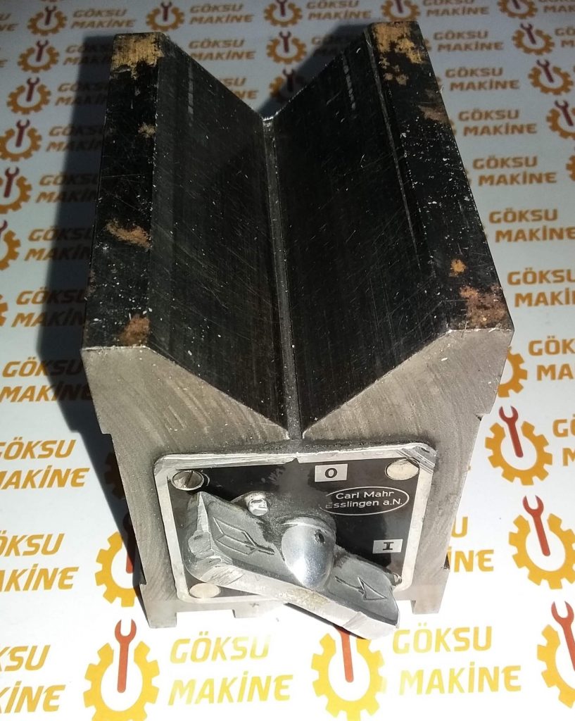 Carl Mahr Magnetic V-Block Prism