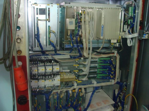 Kuka KRC32 Control Cabinet